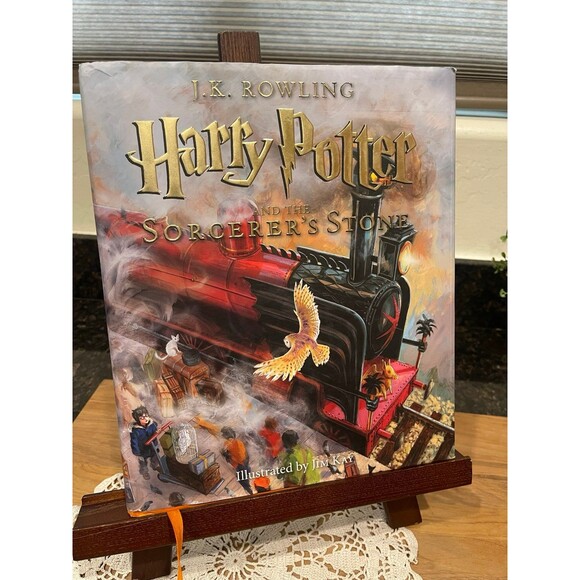 Harry Potter and the Sorcerer's Stone  Illustrated Edition - Picture 1 of 10